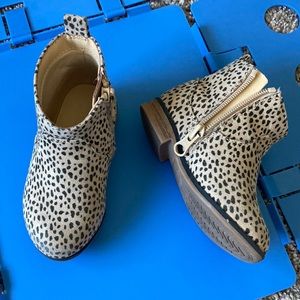 Cat & Jack Little girls polka dots boots